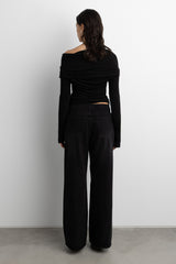 MID-RISE WIDE LEG BLACK WASH JEAN