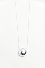 CHAIN NECKLACE WITH ROUND PENDANT