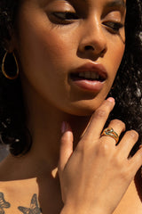 LOOPED RING