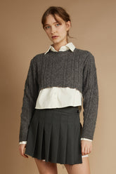 CROPPED CABLE KNIT SWEATER
