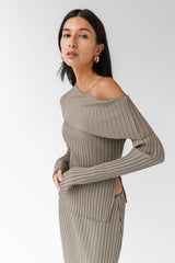 OFF THE SHOULDER LONG SLEEVE TOP