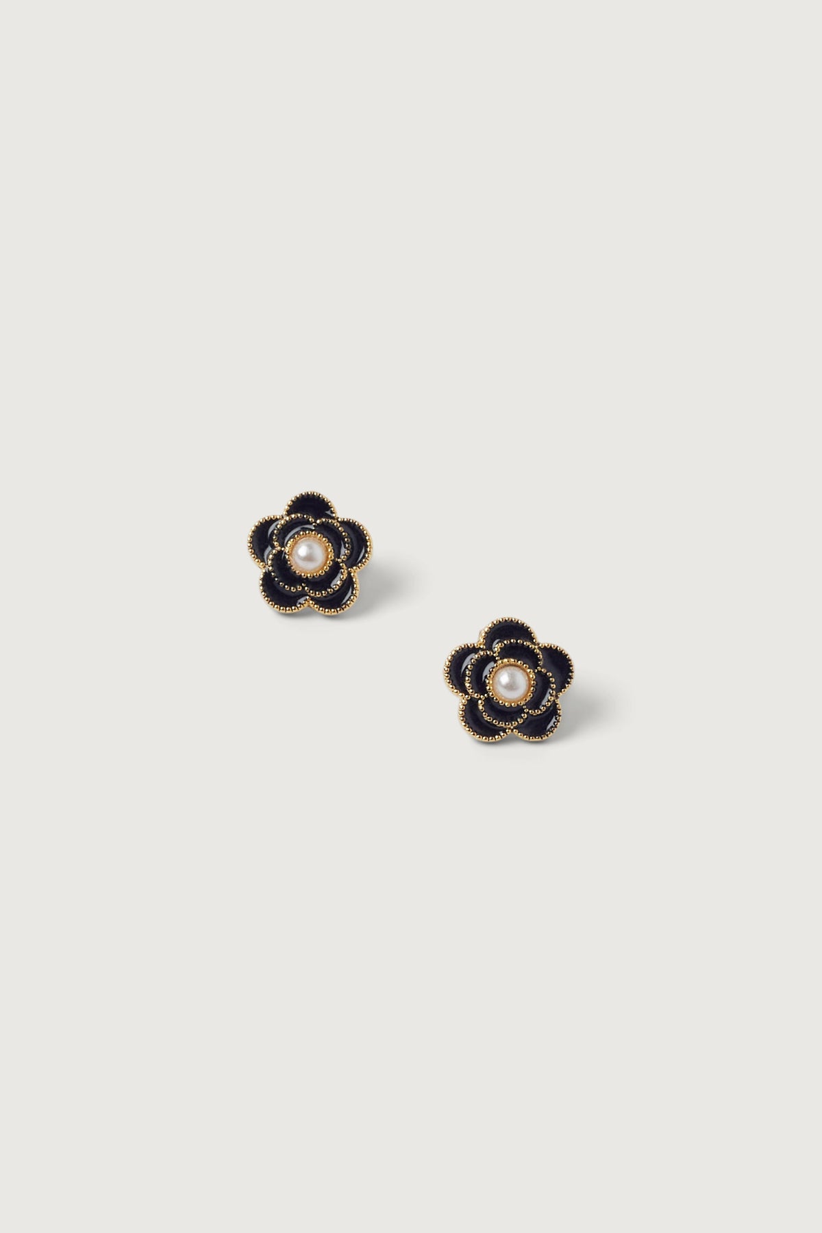 FLOWER EARRING WITH PEARL