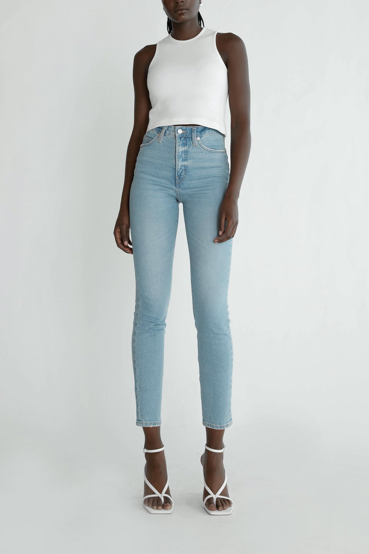 OAK ESSENTIAL SLIM FIT HIGH-RISE JEAN