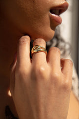LOOPED RING