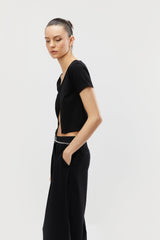 HOOK CLOSURE CROPPED TEE