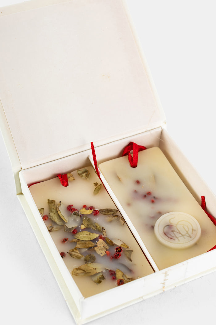 Santa Maria Novella coffret duo tablettes cire Melograno boîte ivoire ouverte médaillon gravé poivre rose