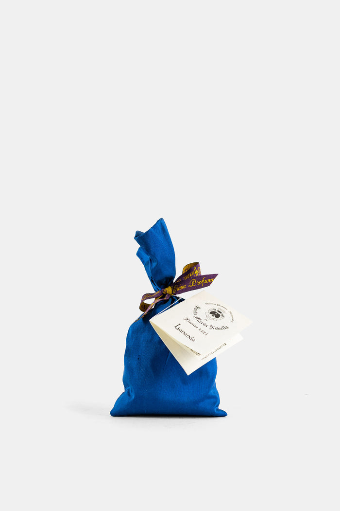 Santa Maria Novella sachet lavande bleu cobalt 30g ruban violet doré noué diffuseur parfumé intérieur luxe
