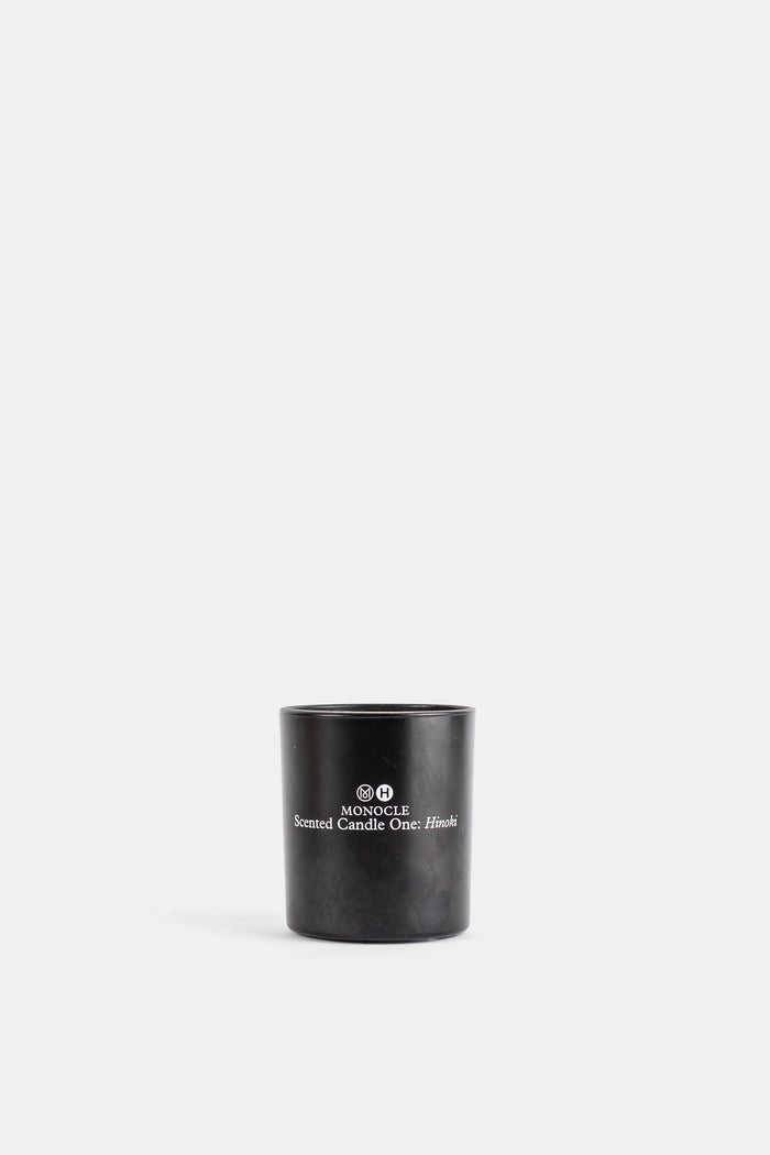 Monocle x H bougie parfumée Hinoki 165g vessel en verre matte noir minimaliste fragrance boisée japonaise SS26