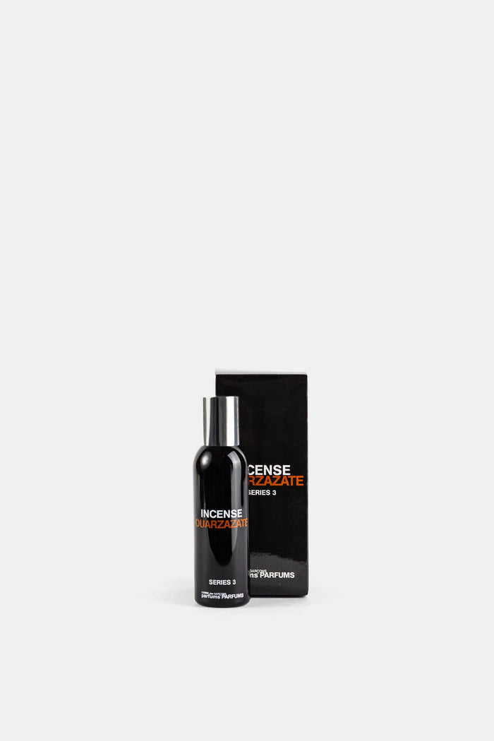 Comme des Garçons Parfums Ouarzazate Series 3 coffret noir mat avec flacon parfum encens désertique