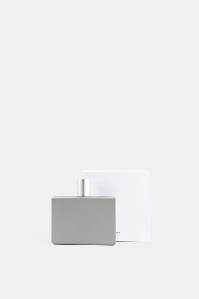 Comme des Garçons Parfums Standard EDT coffret blanc épuré accompagnant flacon gris design sobre parfum femme luxe
